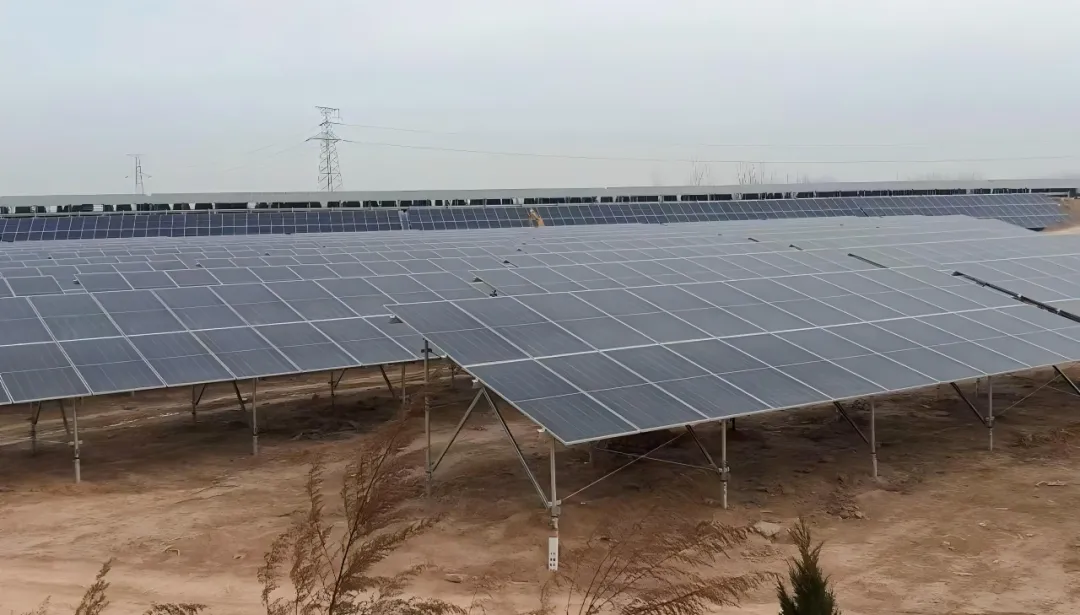 德达集团首个高速公路分布式光伏发电项目成功并网发电