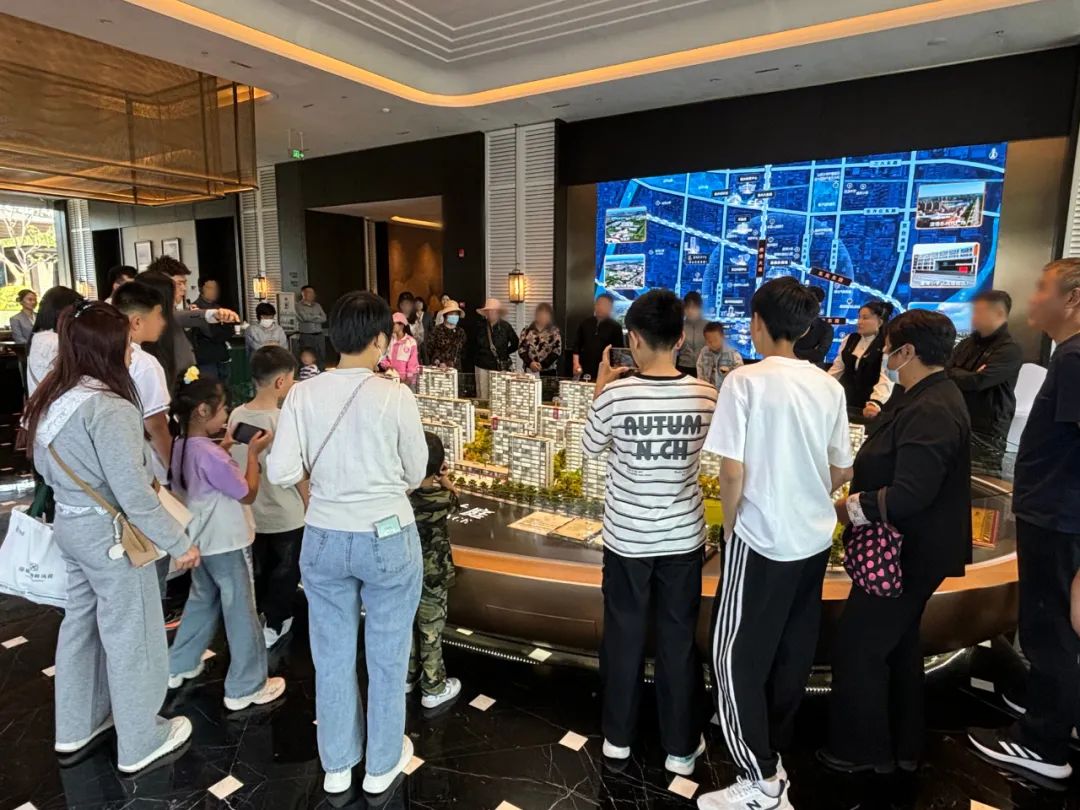 德达人的“五一”坚守答卷