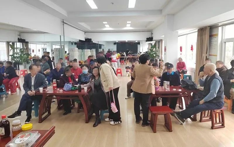 德达人的“五一”坚守答卷